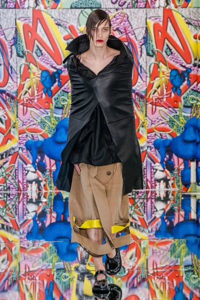 Look 24